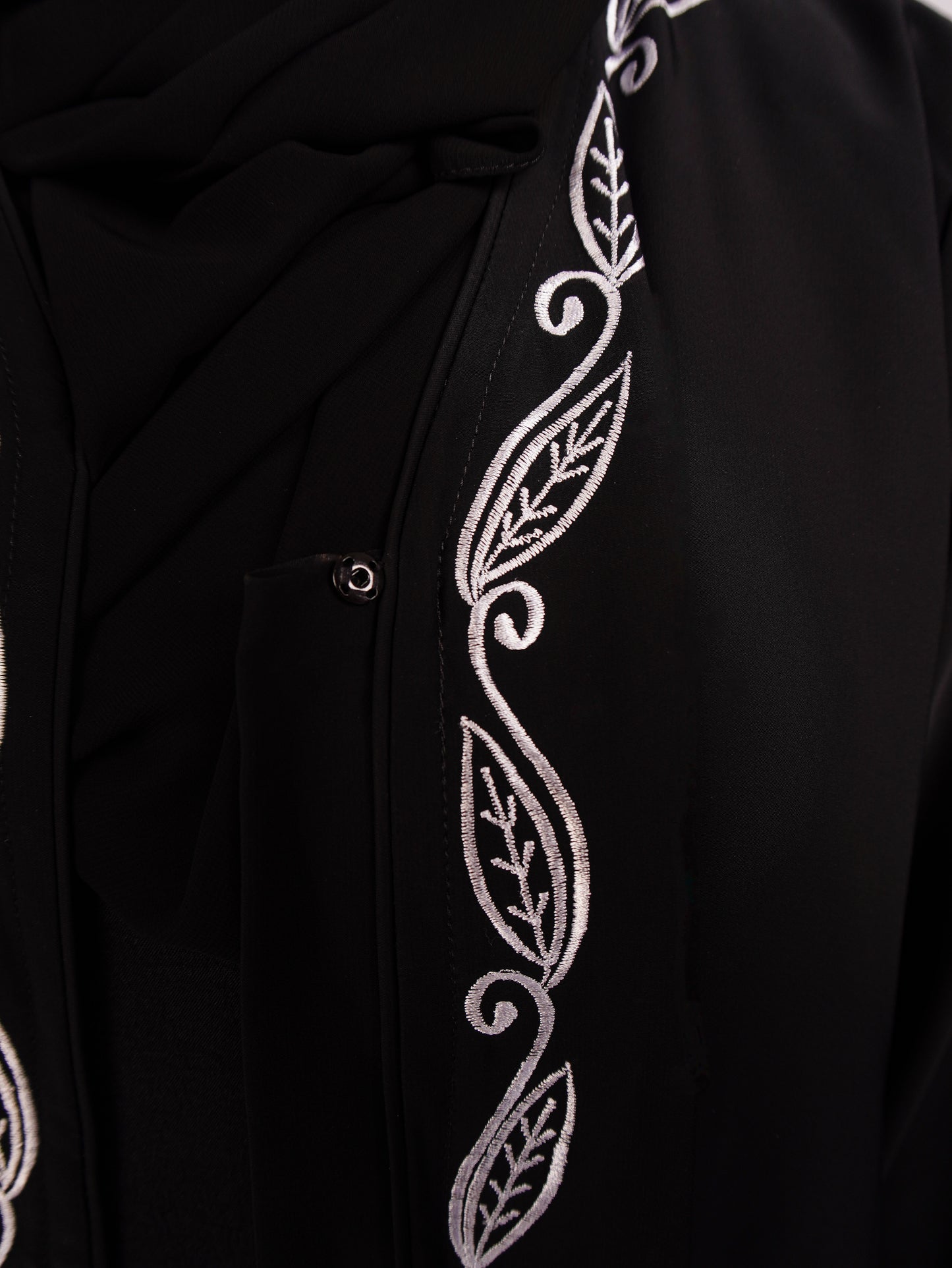 Black Vine Abaya
